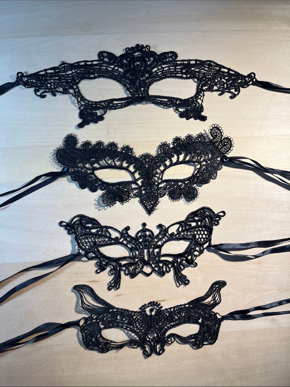 Lace Style Venetian Masquerade Mask - Black 4 pieces